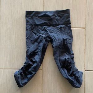 Lululemon blue cropped leggings no tags small